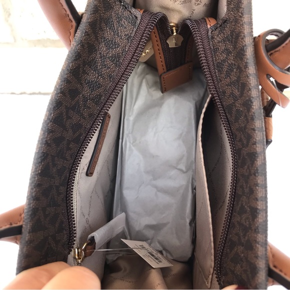 Michael Kors Purse - Picture 4 of 7